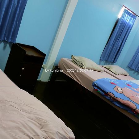Home Stay At Tapae Chiang Mai Exteriör bild