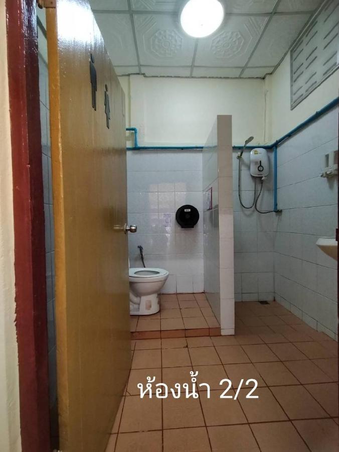 Home Stay At Tapae Chiang Mai Exteriör bild
