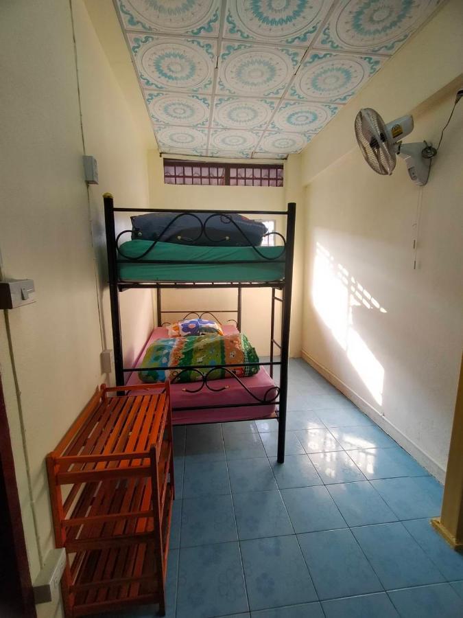Home Stay At Tapae Chiang Mai Exteriör bild