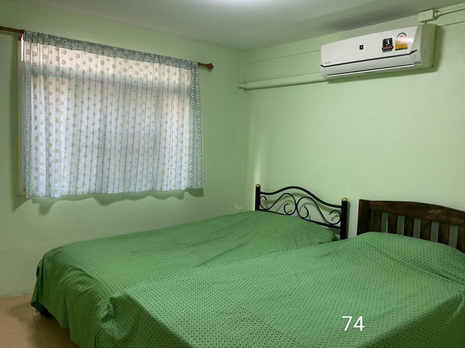 Home Stay At Tapae Chiang Mai Exteriör bild