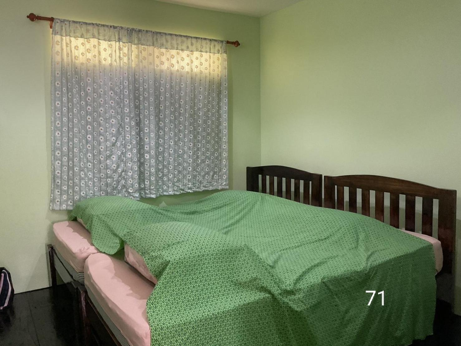 Home Stay At Tapae Chiang Mai Exteriör bild
