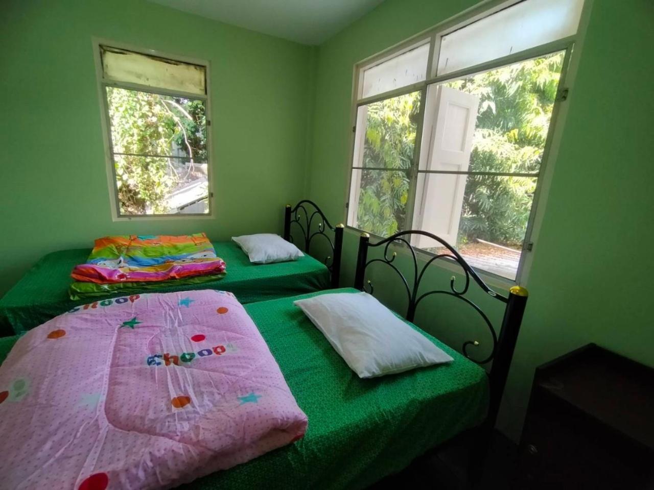 Home Stay At Tapae Chiang Mai Exteriör bild