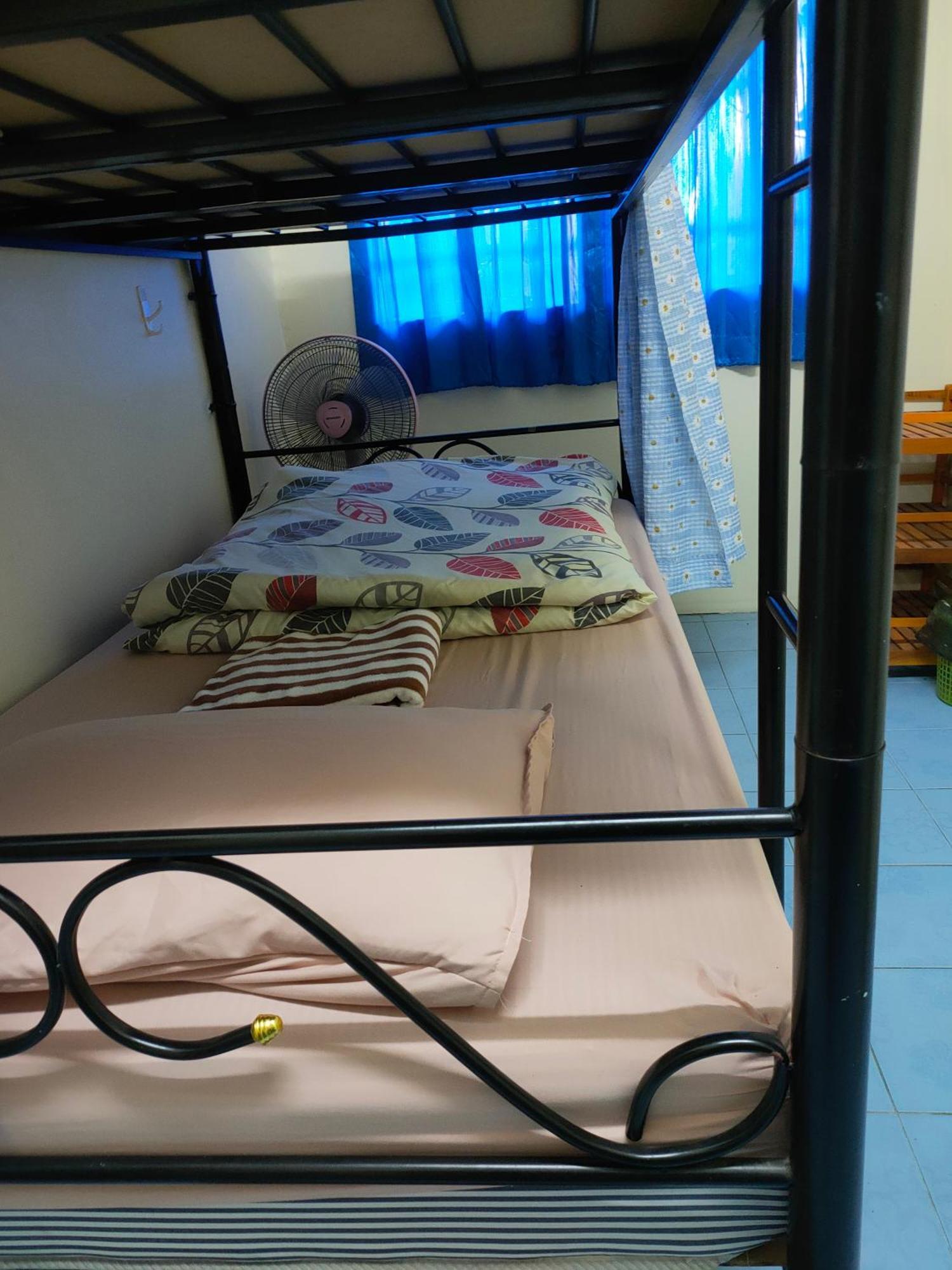 Home Stay At Tapae Chiang Mai Exteriör bild