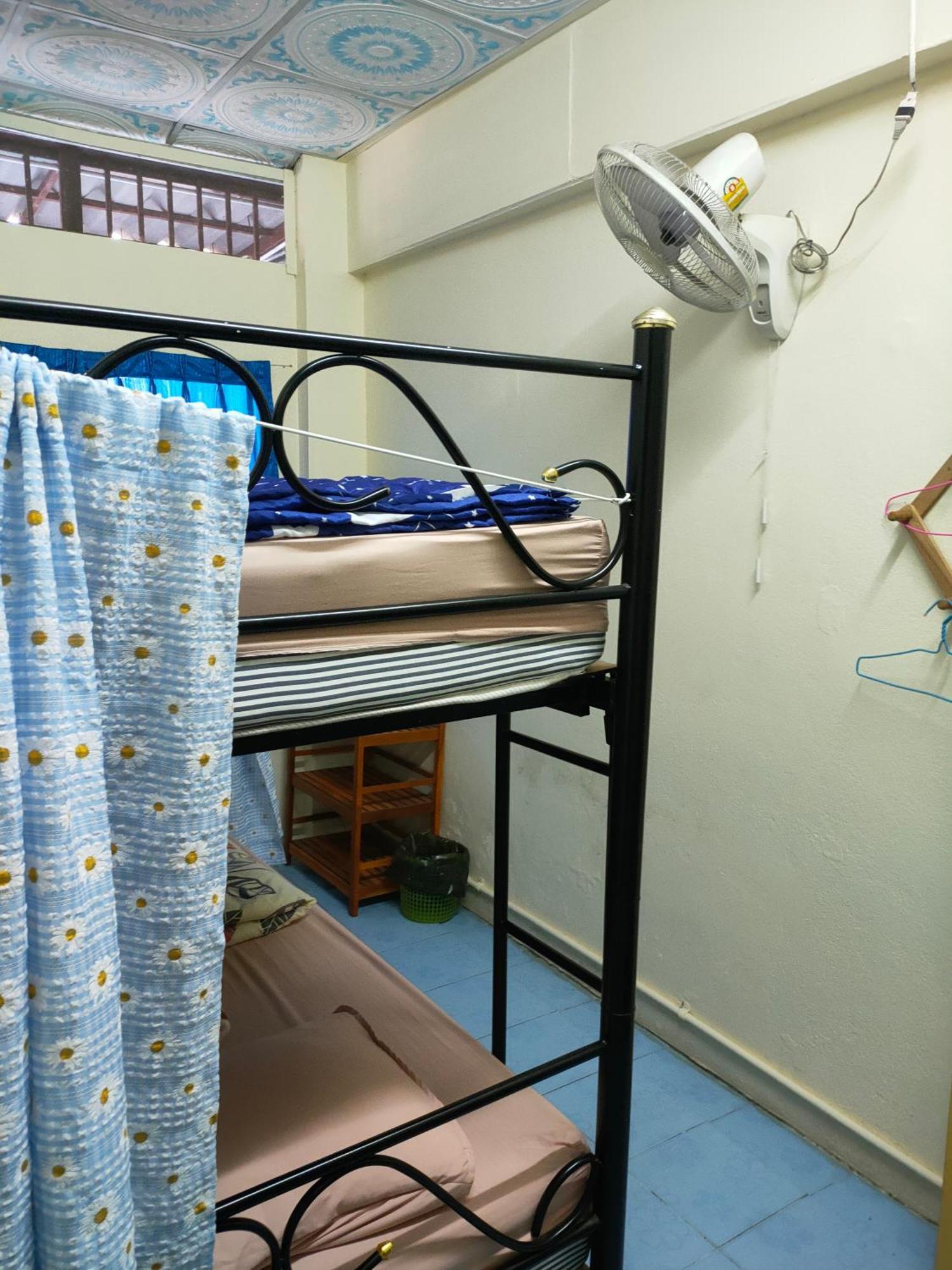 Home Stay At Tapae Chiang Mai Exteriör bild