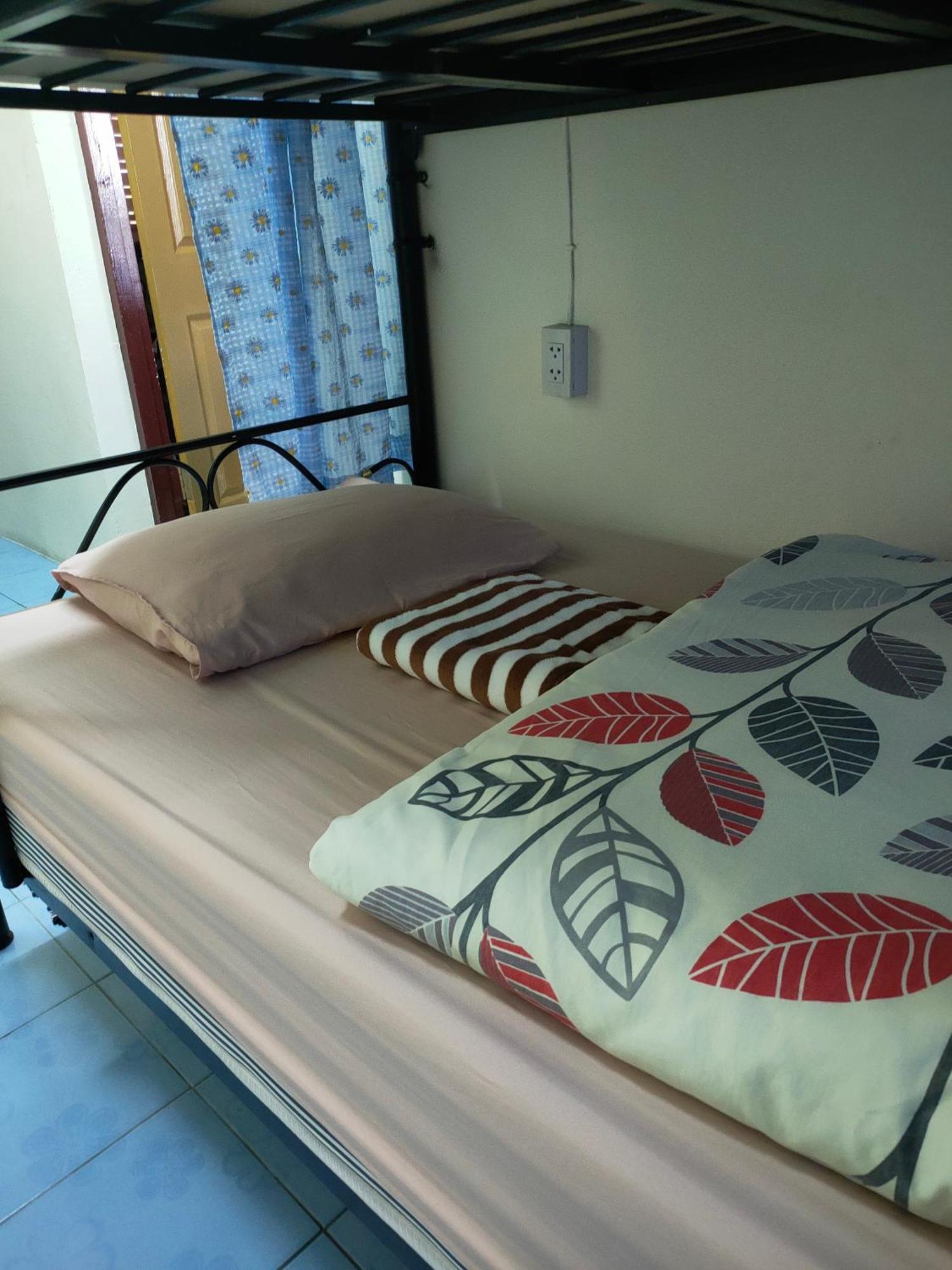 Home Stay At Tapae Chiang Mai Exteriör bild