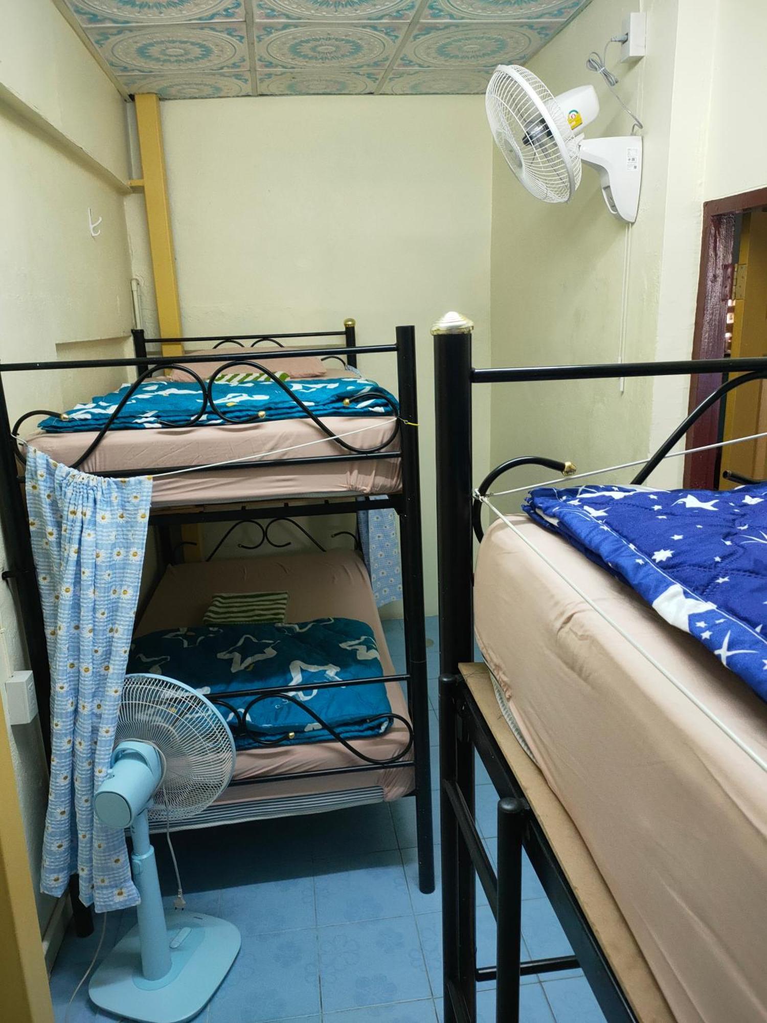 Home Stay At Tapae Chiang Mai Exteriör bild