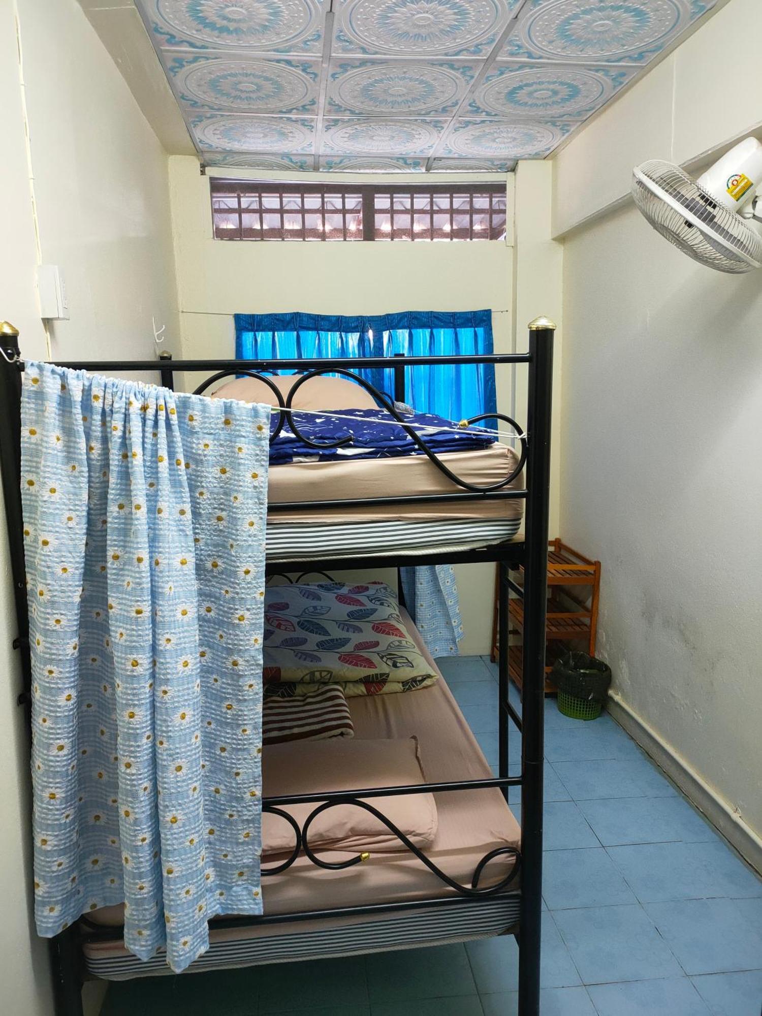 Home Stay At Tapae Chiang Mai Exteriör bild