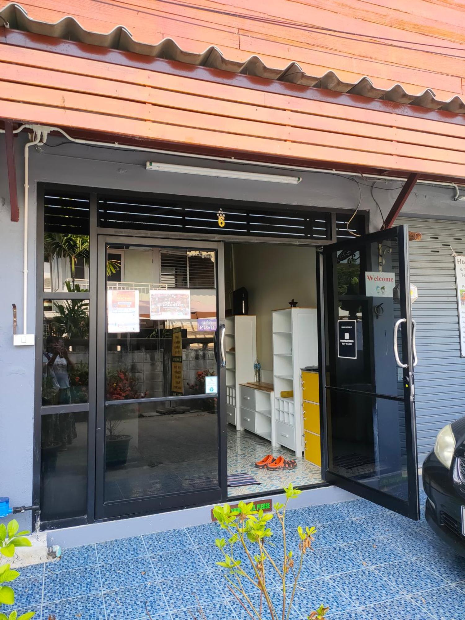 Home Stay At Tapae Chiang Mai Exteriör bild