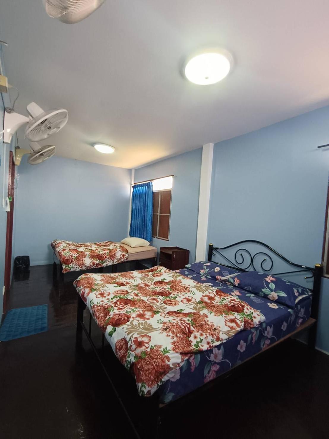 Home Stay At Tapae Chiang Mai Exteriör bild