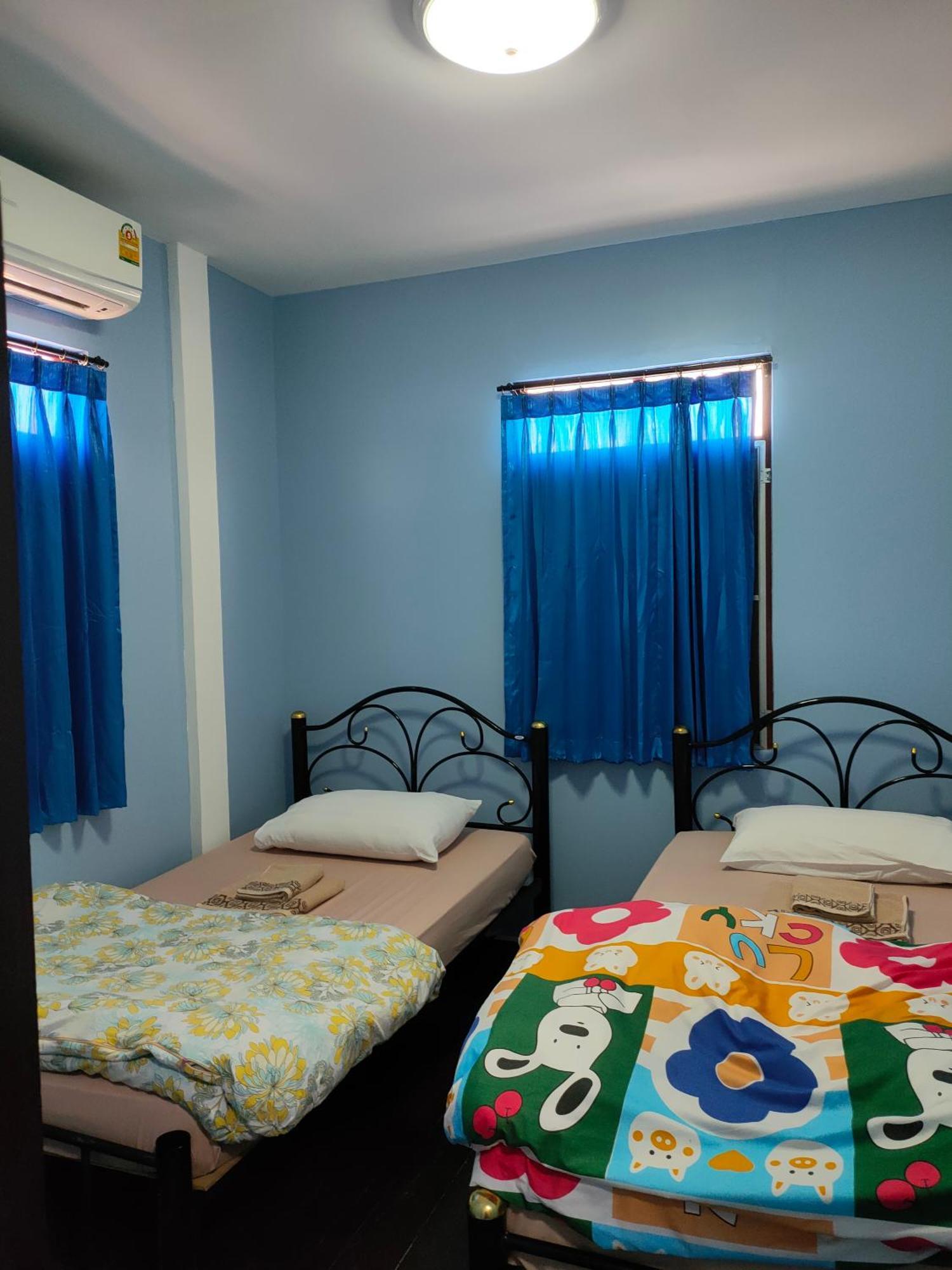 Home Stay At Tapae Chiang Mai Exteriör bild